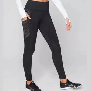 Athleta Radiant Grid High Rise Traverse High Compression Brushed interior S